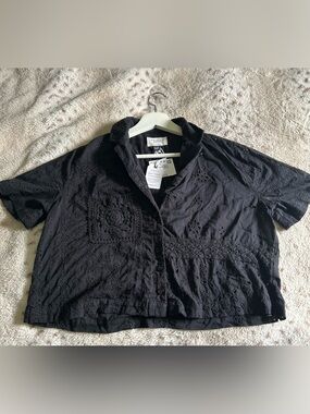 American Eagle Black Eyelet Cropped Button-Up